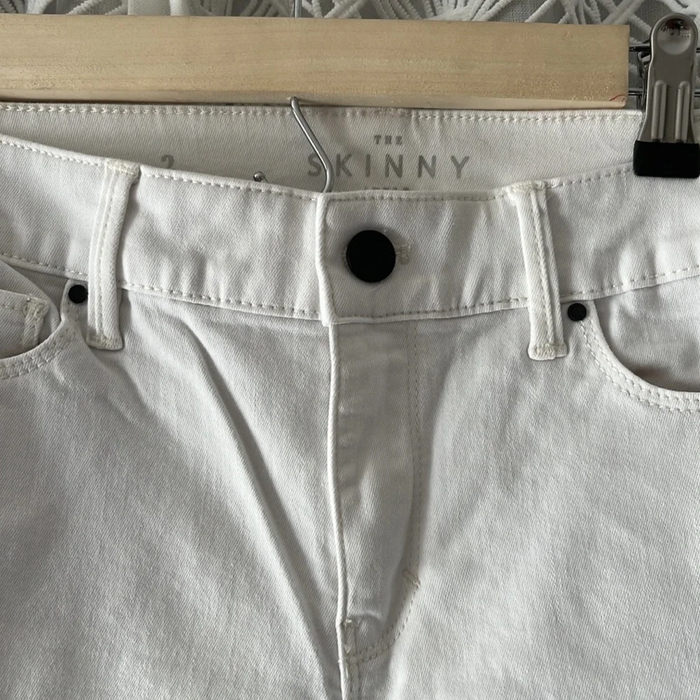 White House black market the skinny ankle jeans in white Sz 2 - Picture 5 of 8